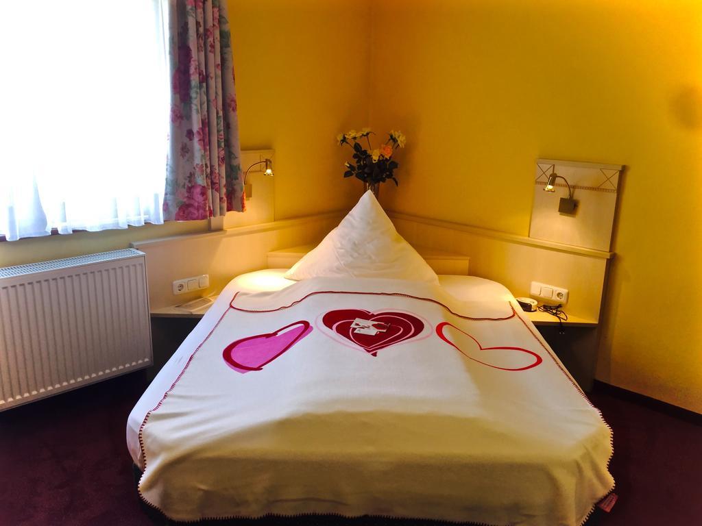 Hotel Dornroeschen à Höchst im Odenwald Chambre photo